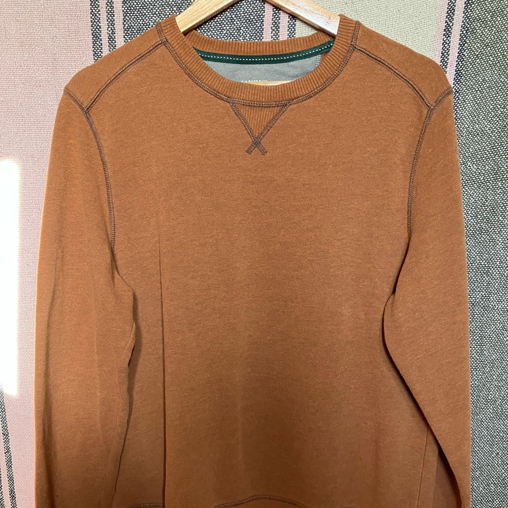 GH Bass Dark Orange Sweatshirt size Medium EUC